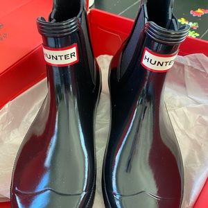 Hunter S9 Chelsea Boots NWT